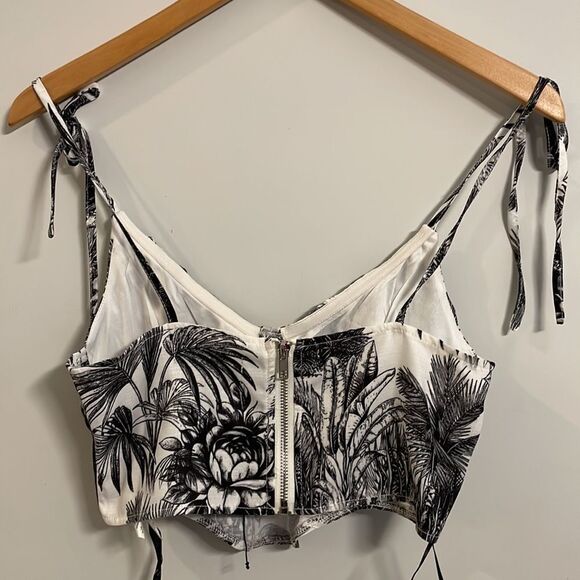 Missguided Corset Style Cropped Top - Picture 5 of 9